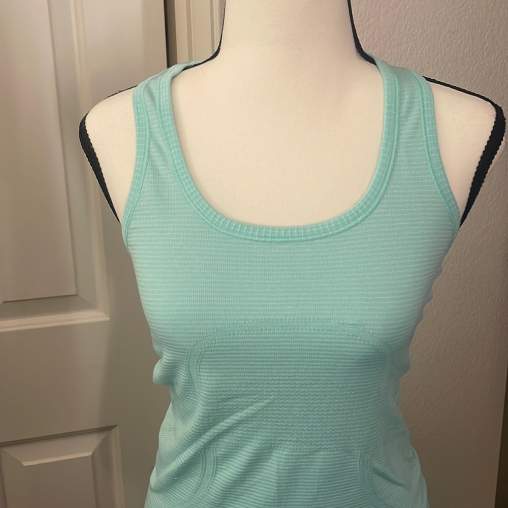 Lululemon tank